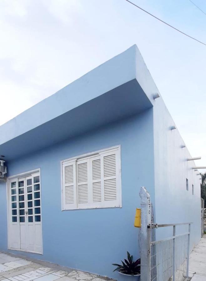 Kitnet S2 Em Torres-Rs - Na Mais Bela Praia Gaucha - Cozinha - Banheiro - Ar Condicionado - Tv Smart 32' - Wi-Fi - Estacionamento - Anfitria Superhost No Bnb Kültér fotó