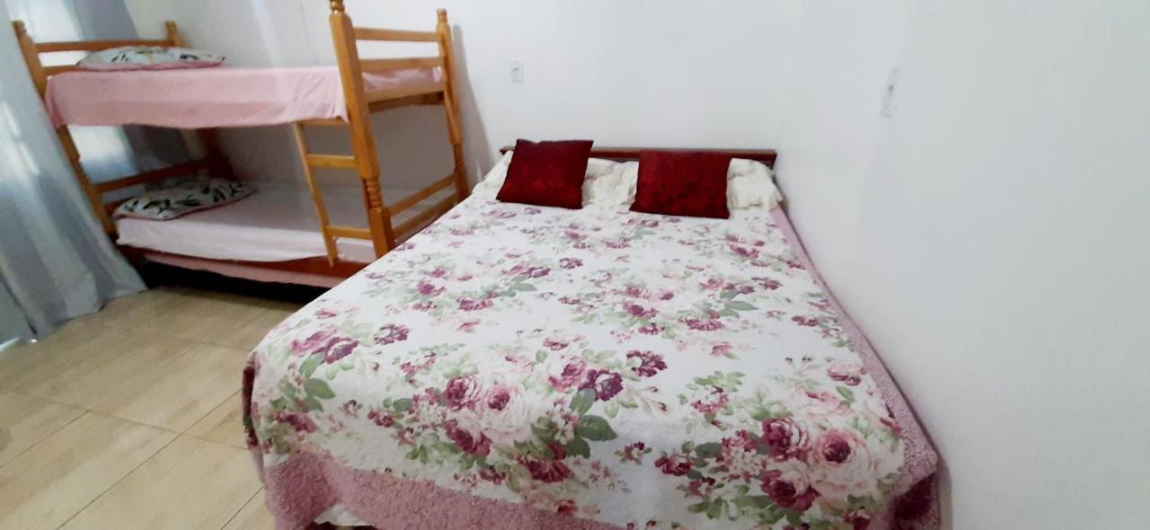 Kitnet S2 Em Torres-Rs - Na Mais Bela Praia Gaucha - Cozinha - Banheiro - Ar Condicionado - Tv Smart 32' - Wi-Fi - Estacionamento - Anfitria Superhost No Bnb Kültér fotó