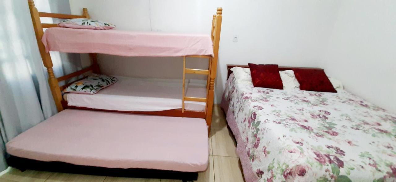 Kitnet S2 Em Torres-Rs - Na Mais Bela Praia Gaucha - Cozinha - Banheiro - Ar Condicionado - Tv Smart 32' - Wi-Fi - Estacionamento - Anfitria Superhost No Bnb Kültér fotó